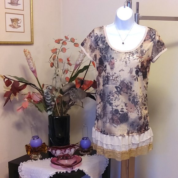 NWT Women’s Chic Beautiful Floral Printed Short Sleeve Scoop Neck Blouse Top - Picture 5 of 6